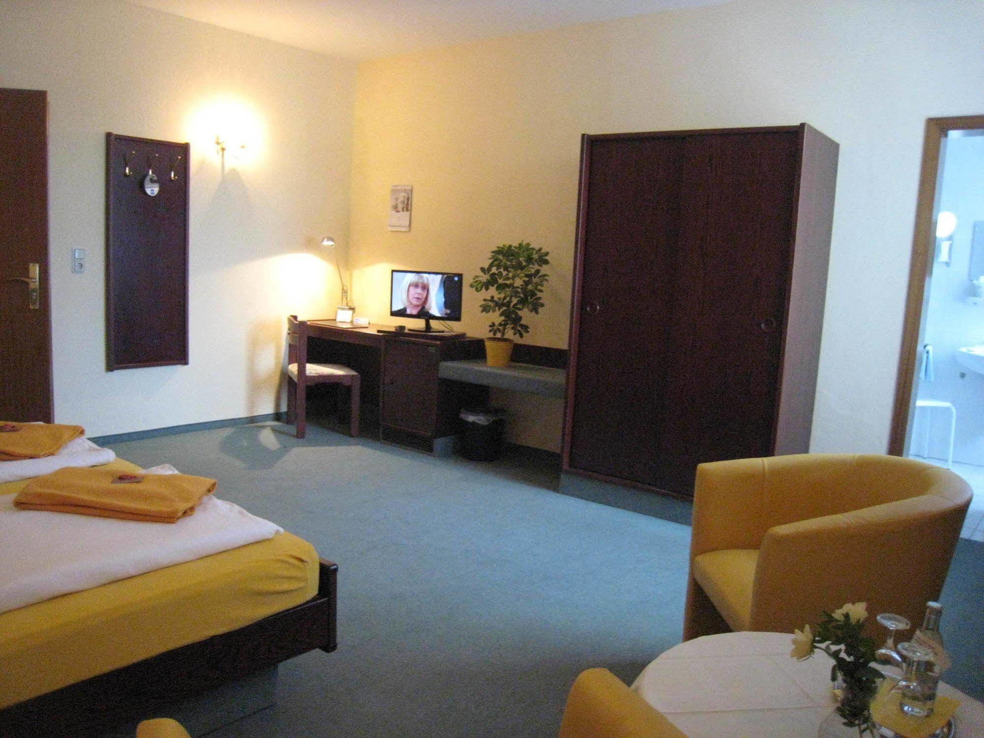 Hotel Schoene Aussicht Weißenfels Kültér fotó